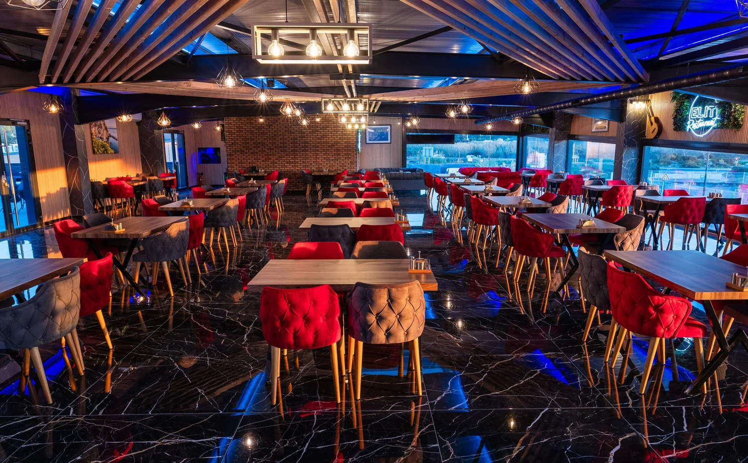 Salle du Elit Restaurant & Rooftop à Gignac-la-Nerthe